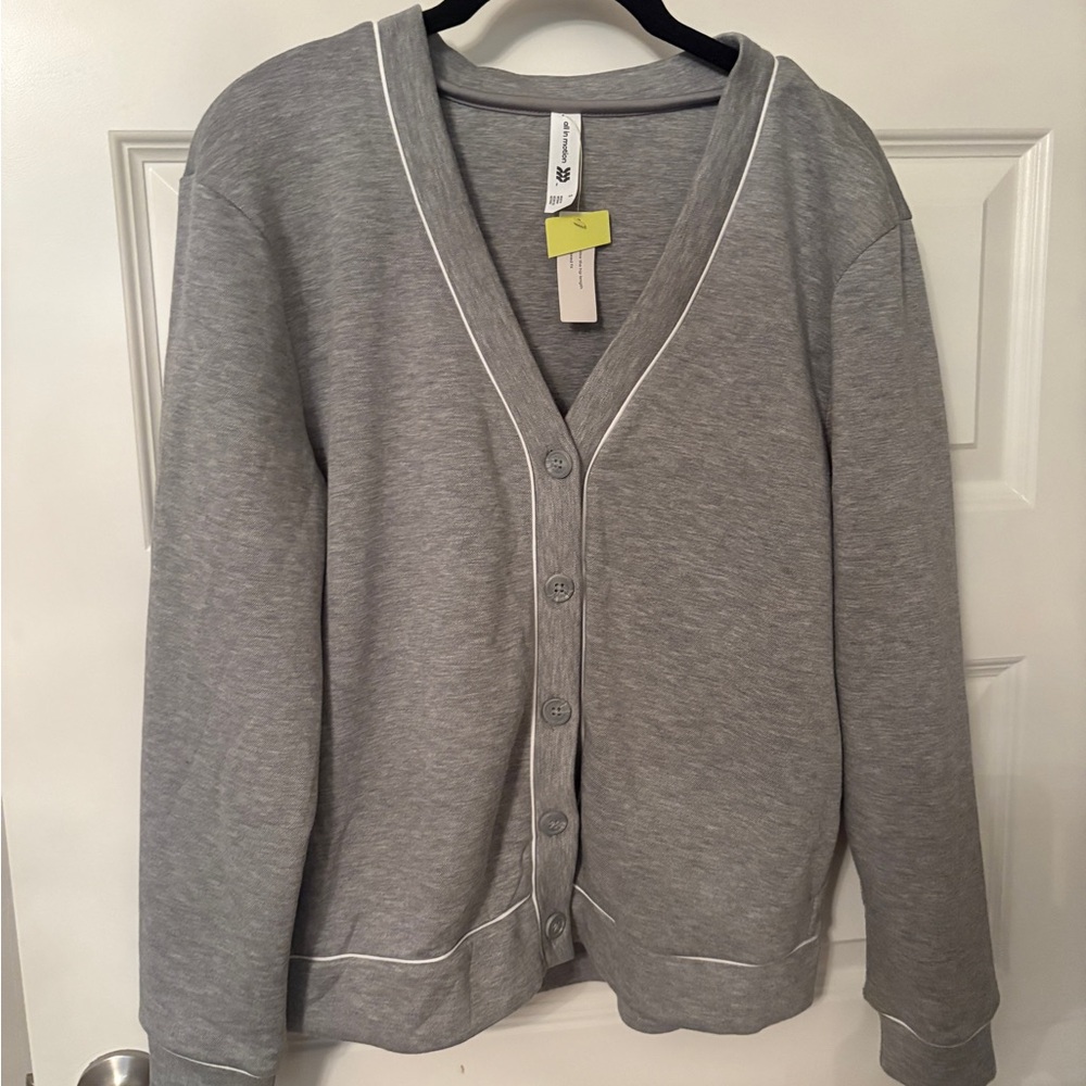 Women’s gray cardigan with pockets